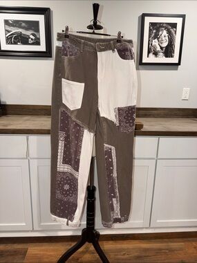Unique High-Rise Patchwork Corduroy Jeans — Brown & White size 30